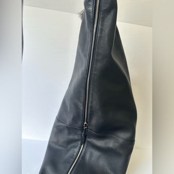 The Row Sling Pebbled-leather Shoulder Bag in Black 100% Authentic Rare - Picture 10 of 16